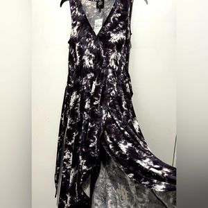 Flattering faux wrap dress; size small